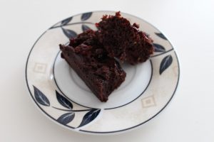 Pročitajte više o članku Sočan kolač od čokolade i višanja/ Juicy chocolate and cherry cake