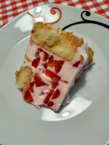 Pročitajte više o članku Jogurt torta ala #deliciousWithDora/ Yogurt cake ala #deliciousWithDora